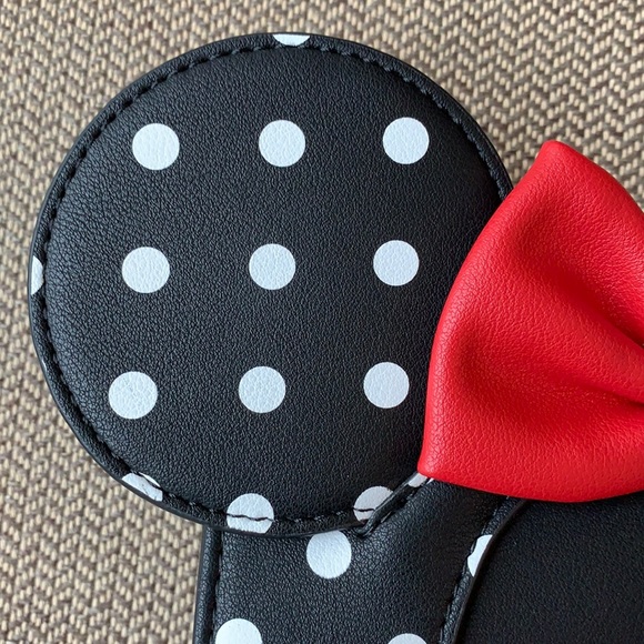 Loungefly x Minnie Mouse Polka Dot Wallet - Picture 3 of 16